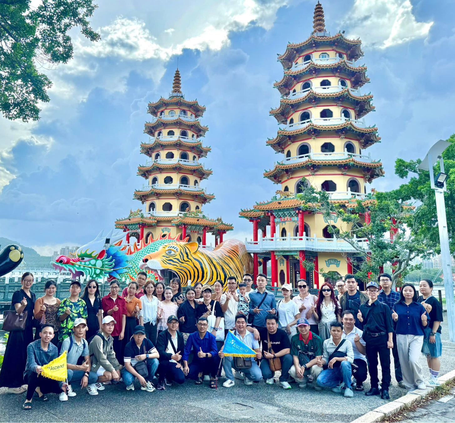Đại gia đình VINADES tại Tháp Long Hổ